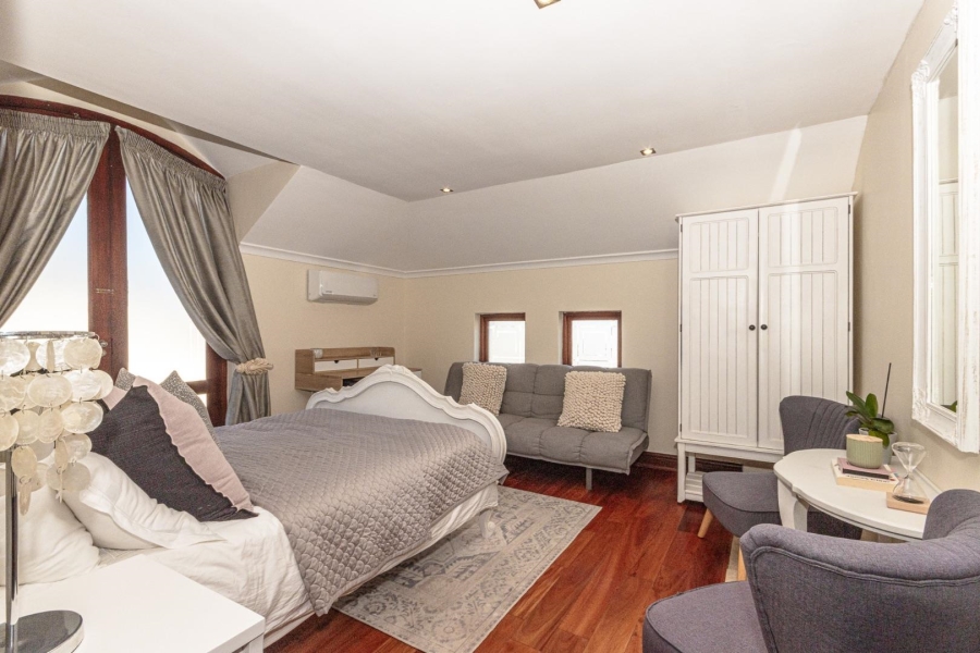 5 Bedroom Property for Sale in Atlantic Beach Golf Estate Western Cape